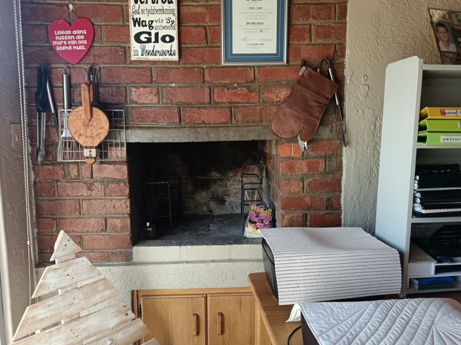 4 Bedroom Property for Sale in Carters Glen Northern Cape